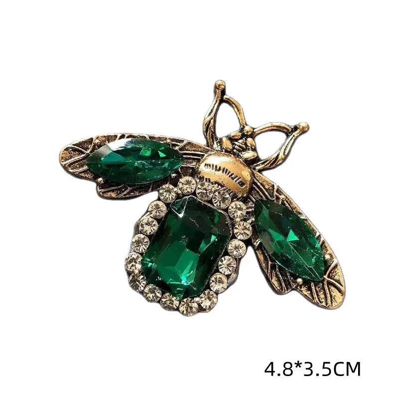 Bakir Rhinestone Brooch Pin