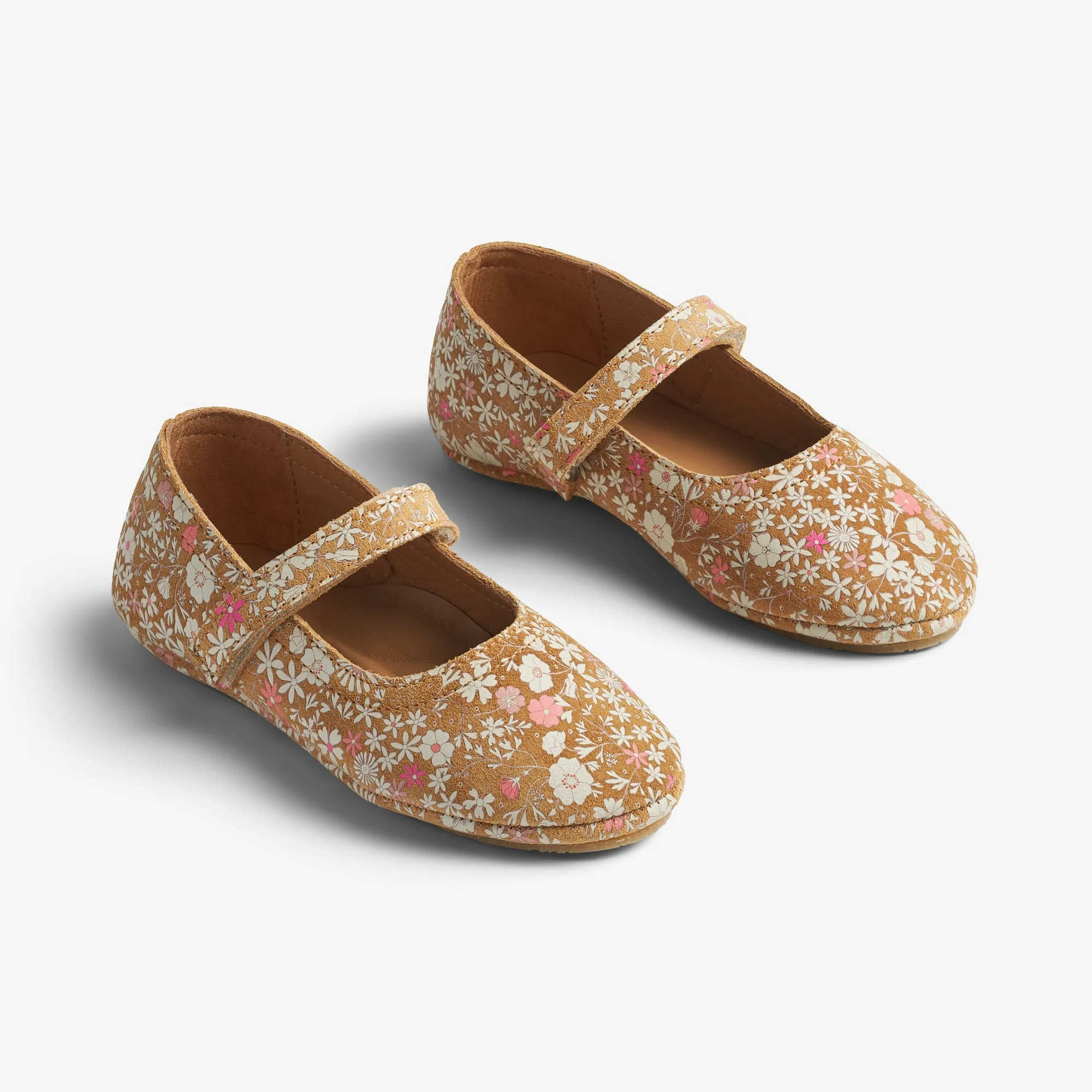 Ballerina Dance - tan white flower