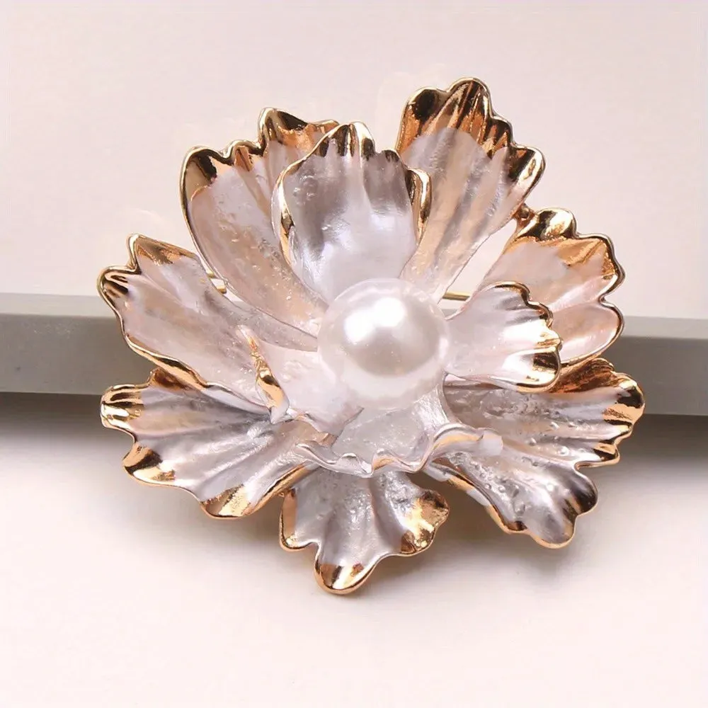 Beril Leather Brooch Pin