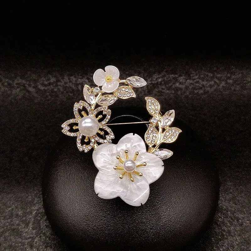 Beril Leather Brooch Pin