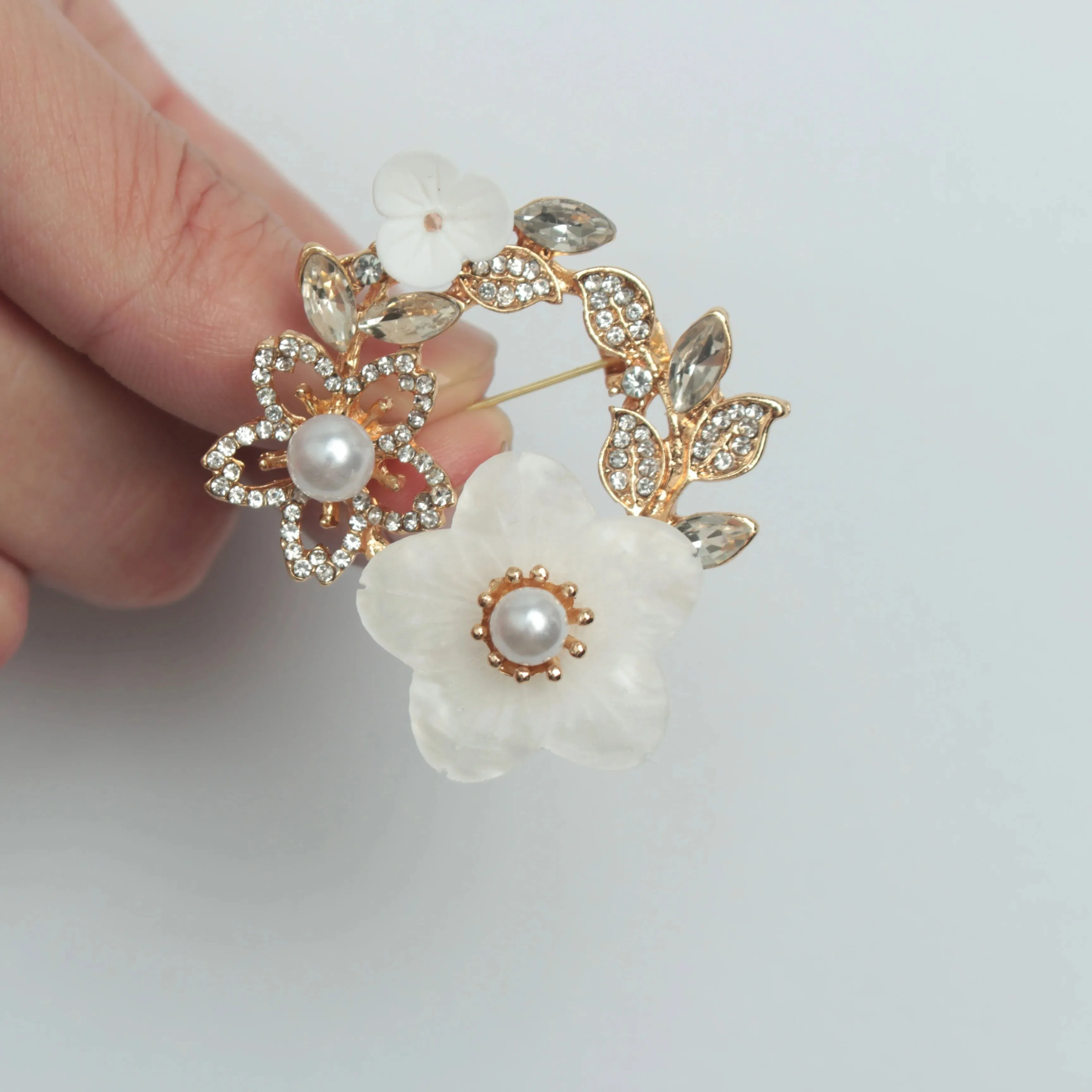 Beril Leather Brooch Pin