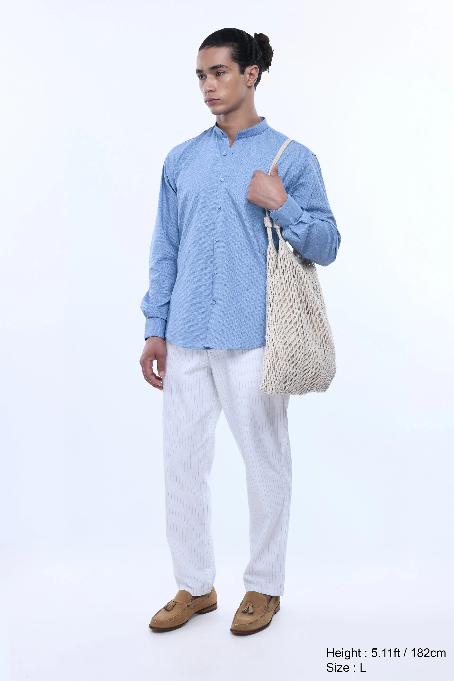 EASY IRON TEXTURED MANDARIN SHIRT IN BLUE