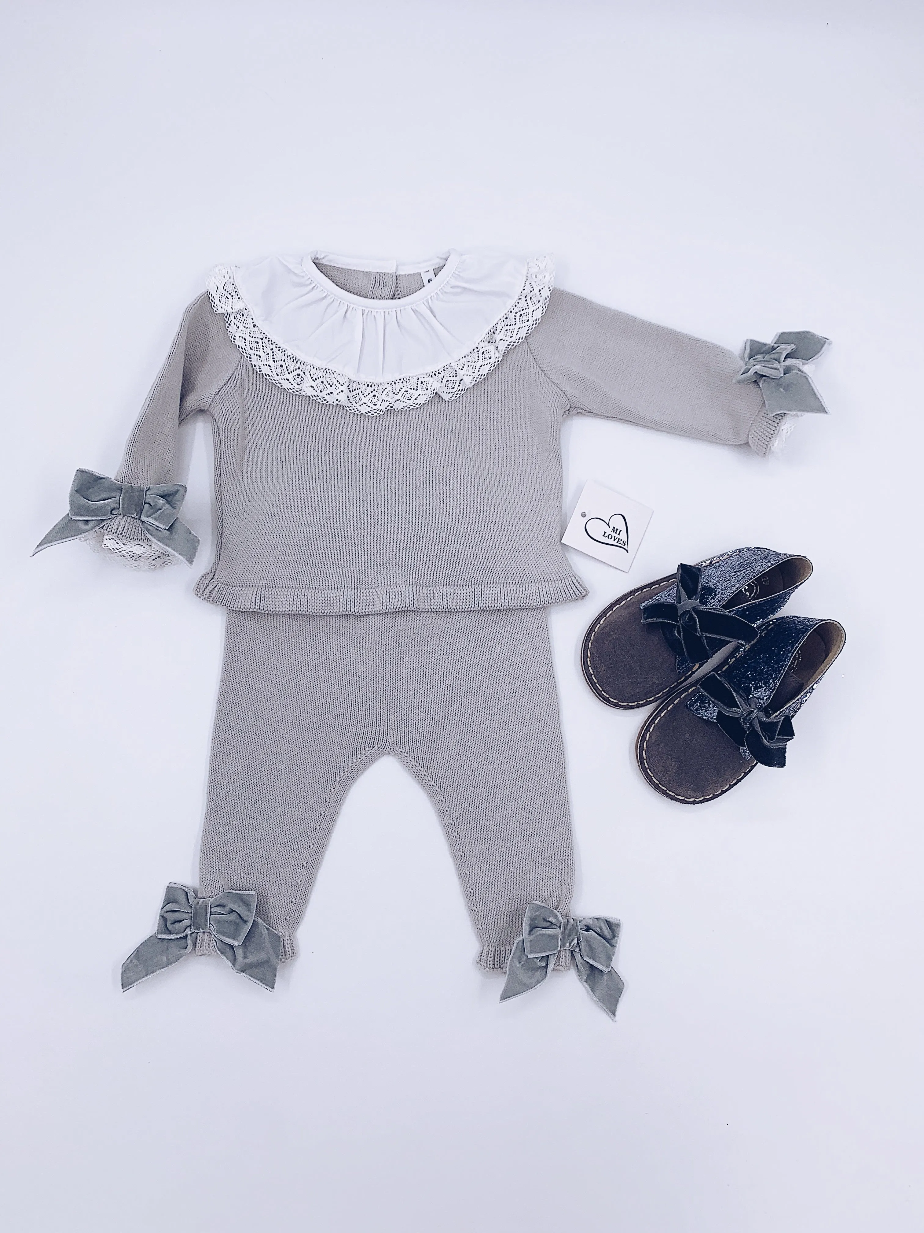 MI LOVES  SIGNATURE LUXURIOUS Knitted suit with velvet bows in Grey .