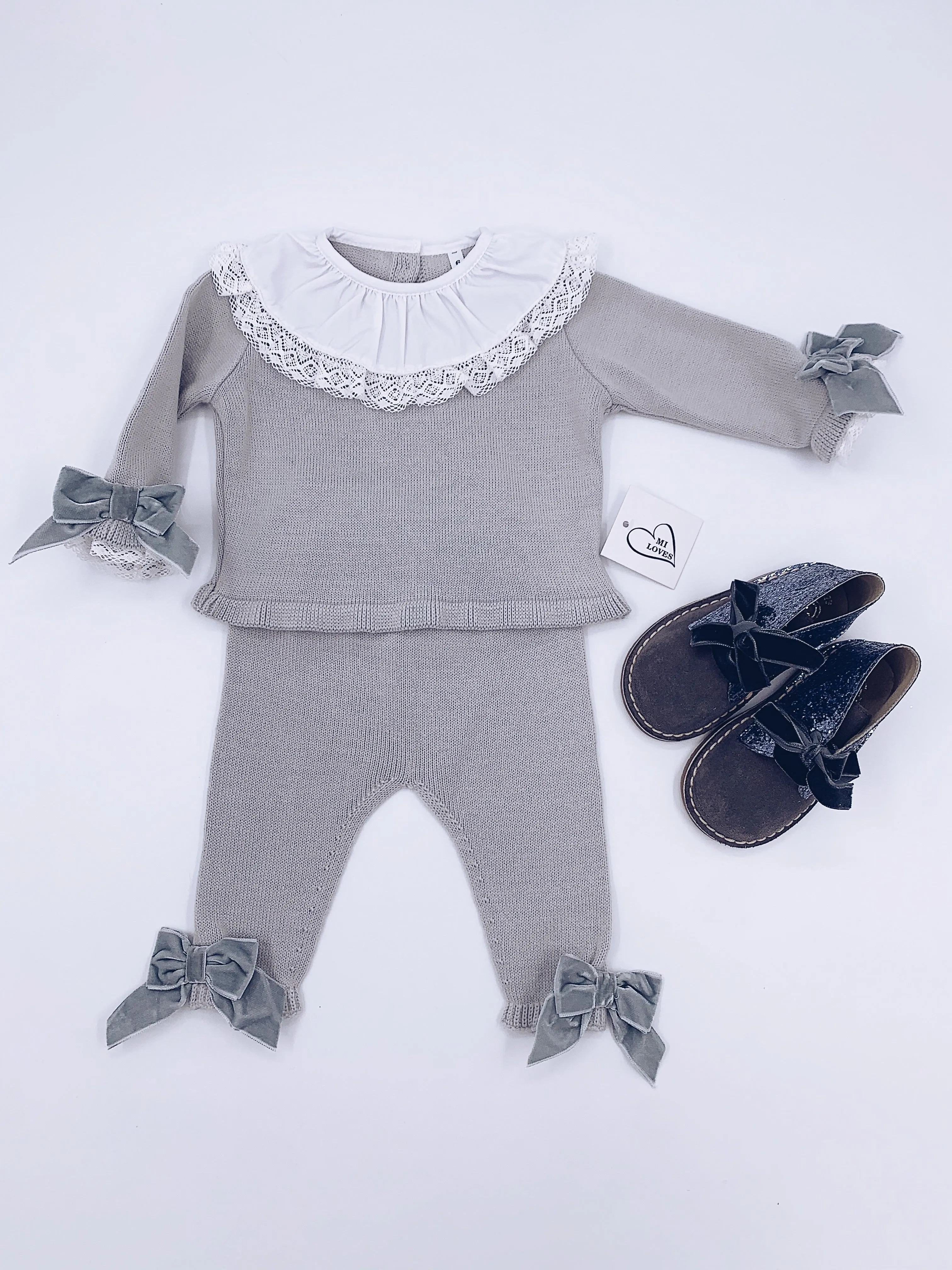 MI LOVES  SIGNATURE LUXURIOUS Knitted suit with velvet bows in Grey .