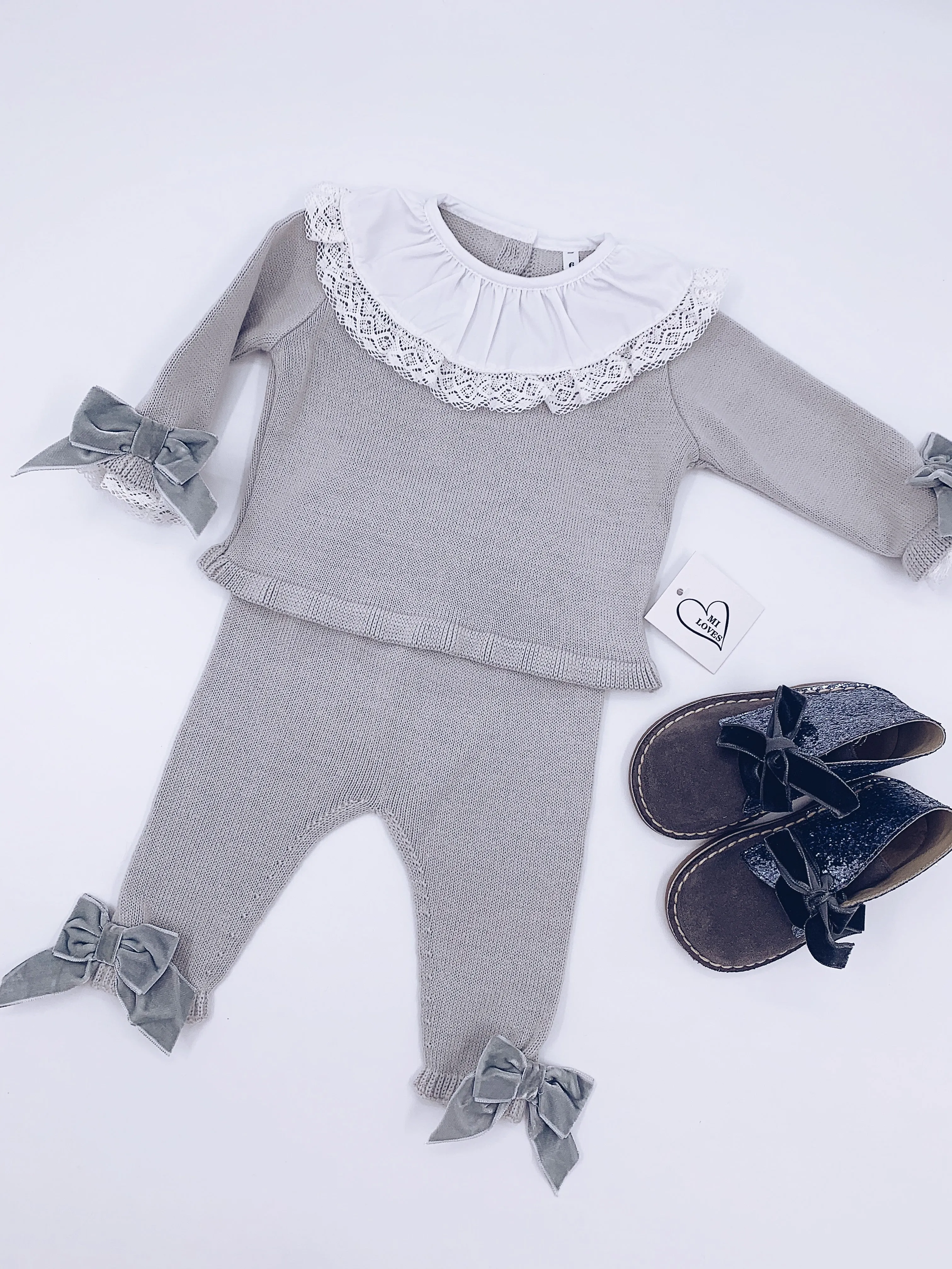 MI LOVES  SIGNATURE LUXURIOUS Knitted suit with velvet bows in Grey .